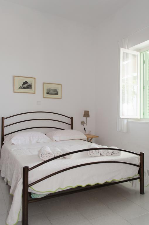 Georgias House Apartamento Skyros Quarto foto