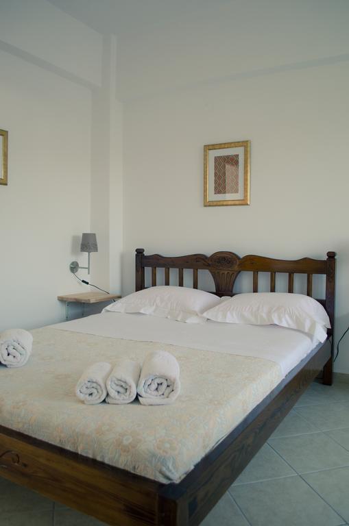 Georgias House Apartamento Skyros Quarto foto